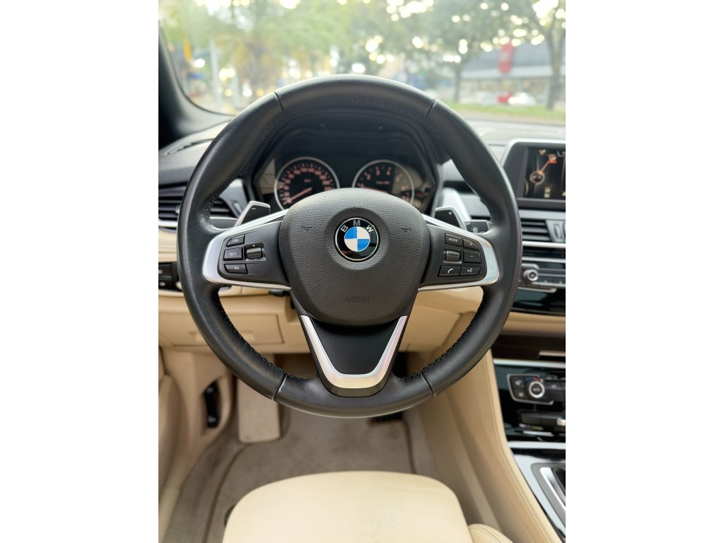 BMW 225i 12