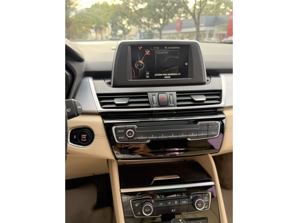 BMW 225i 18