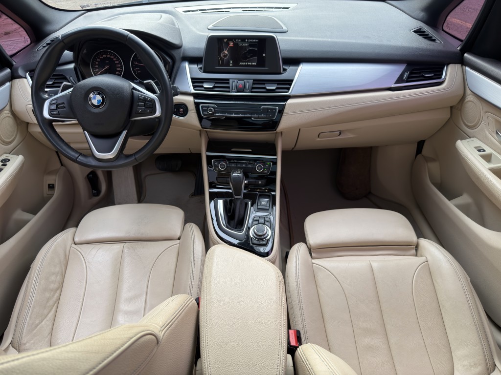 BMW 225i 19