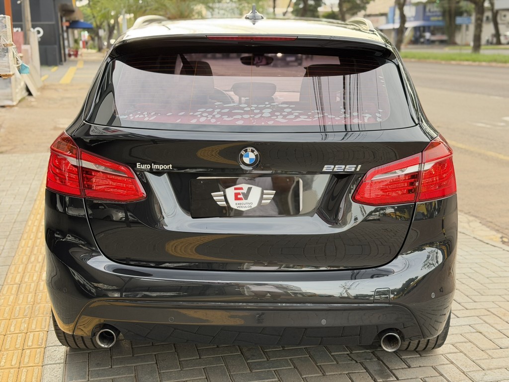 BMW 225i 9