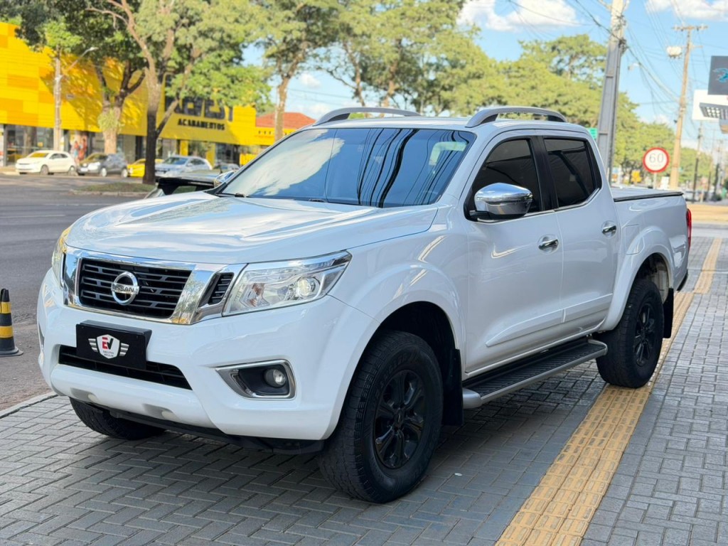 Nissan Frontier 4