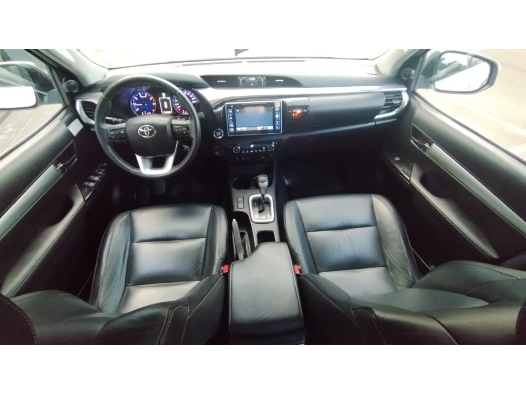 Toyota Hilux 11