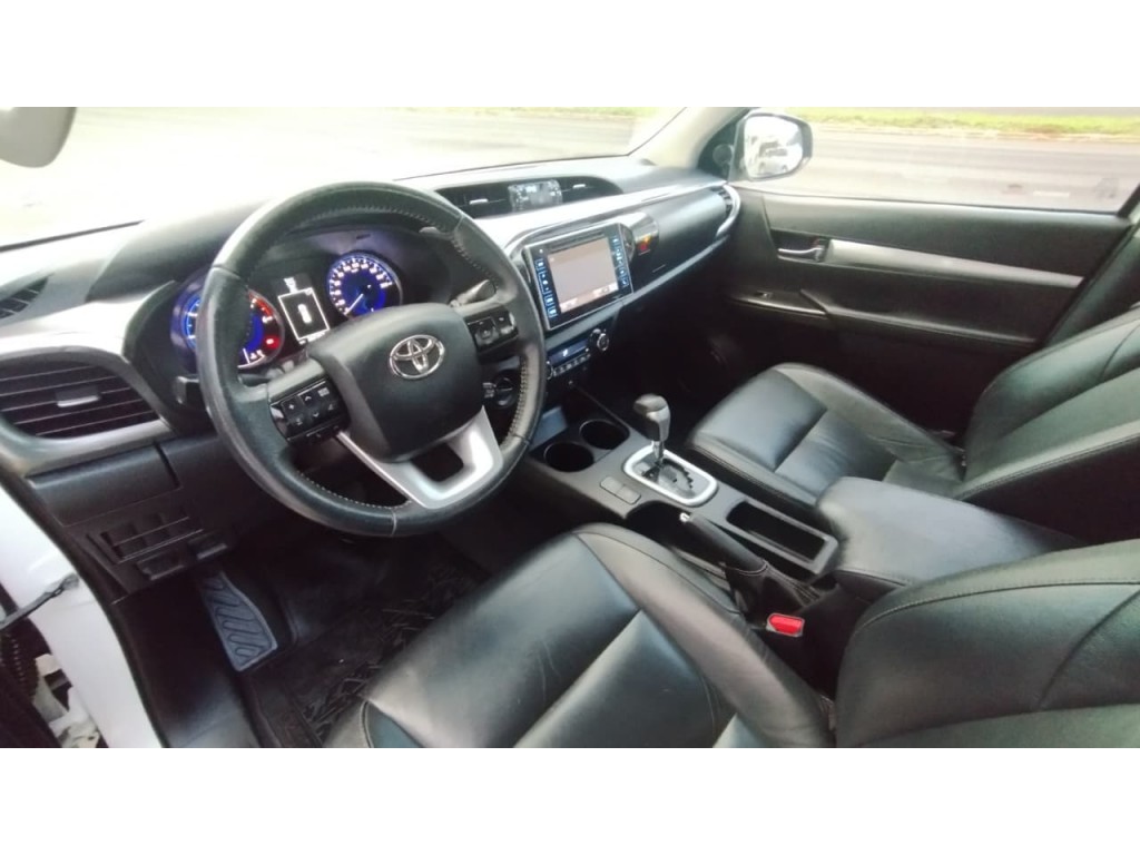 Toyota Hilux 13