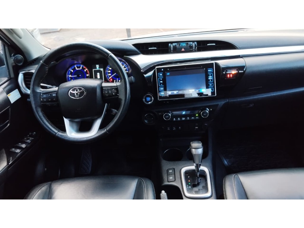 Toyota Hilux 14
