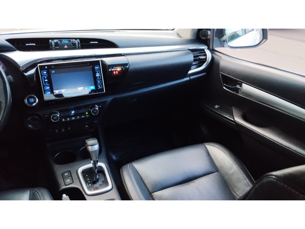 Toyota Hilux 17