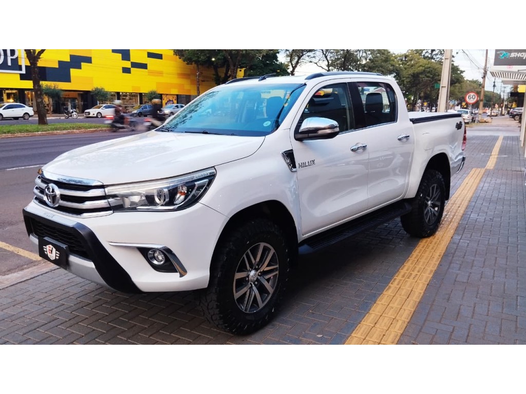 Toyota Hilux 4
