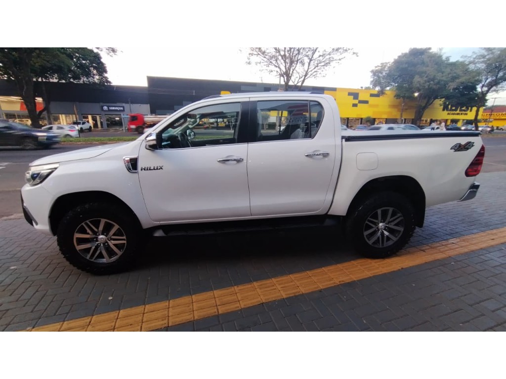 Toyota Hilux 5