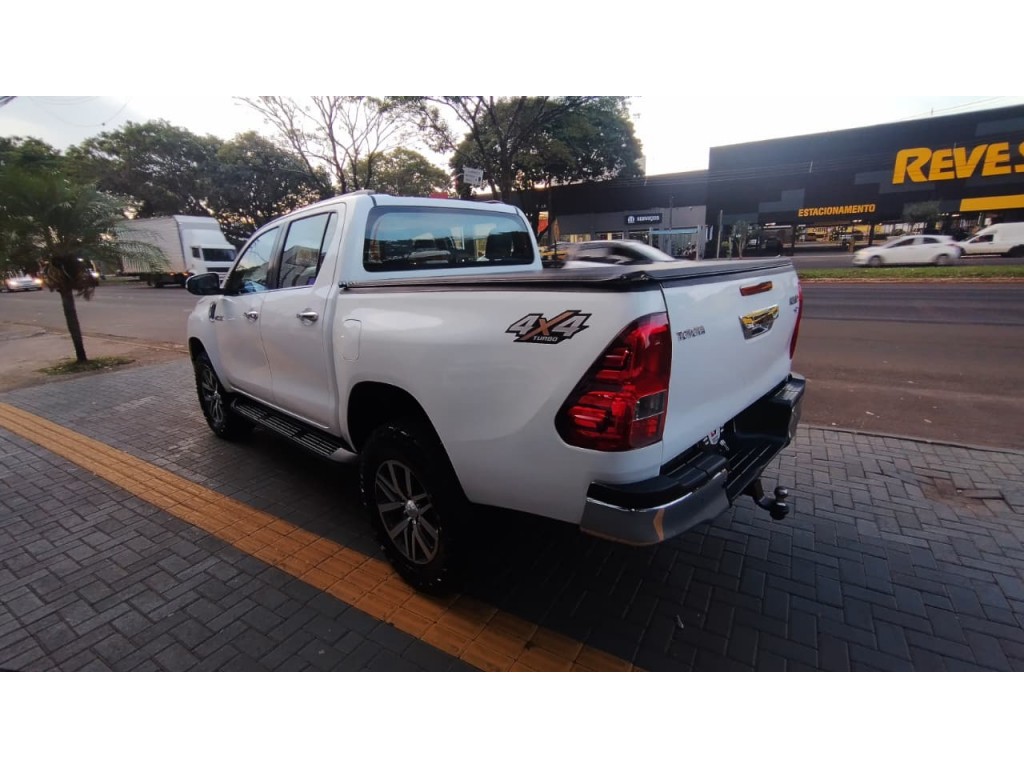 Toyota Hilux 6