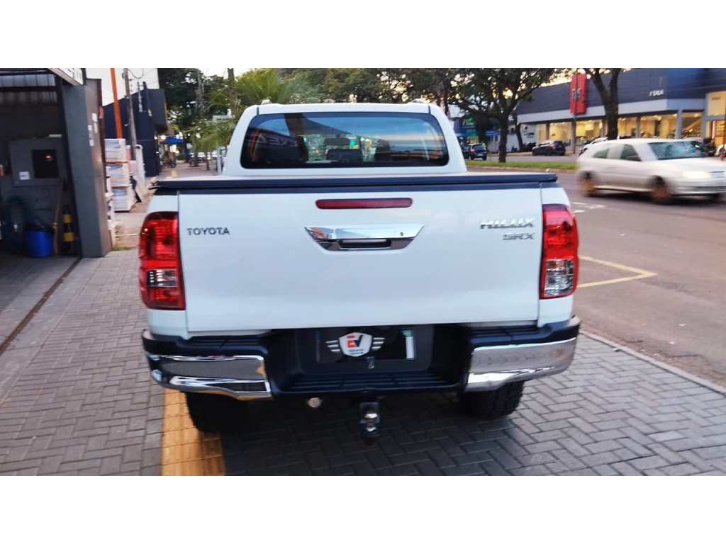 Toyota Hilux 7