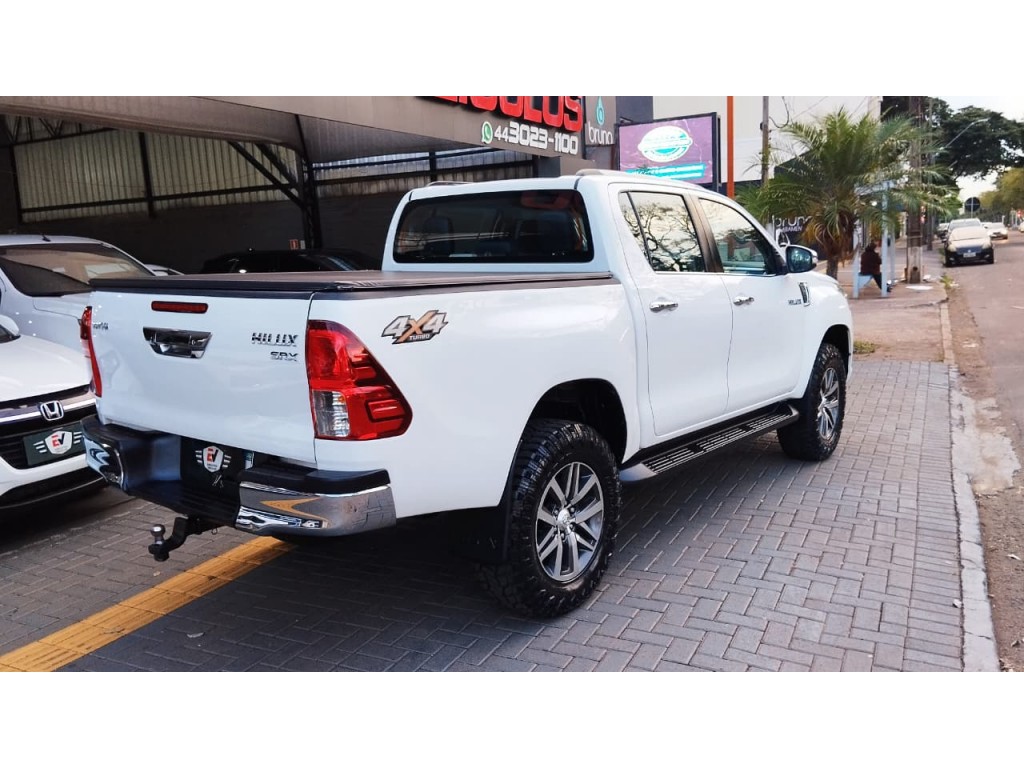 Toyota Hilux 8