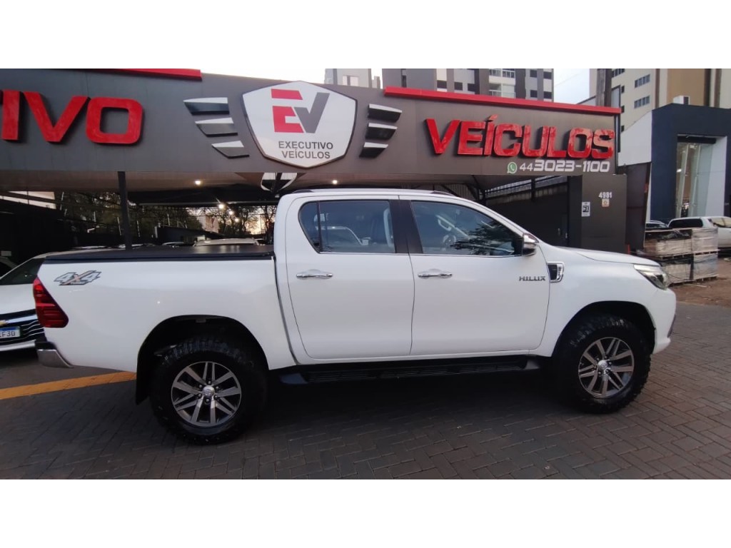 Toyota Hilux 9
