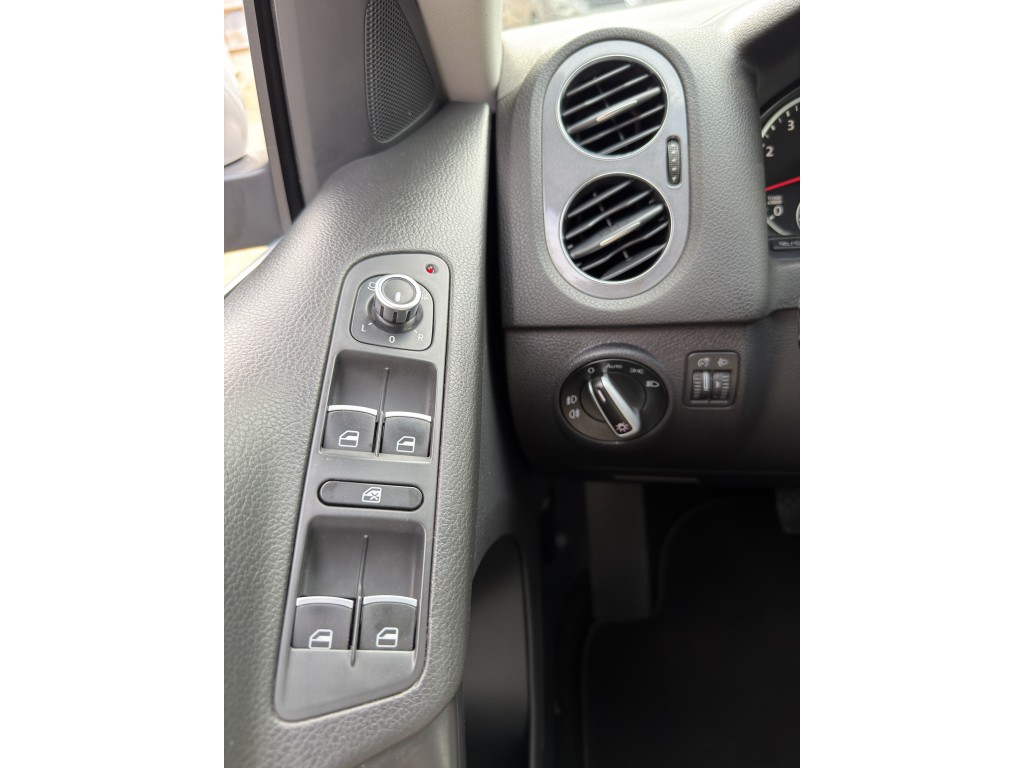 Volkswagen TIGUAN 14