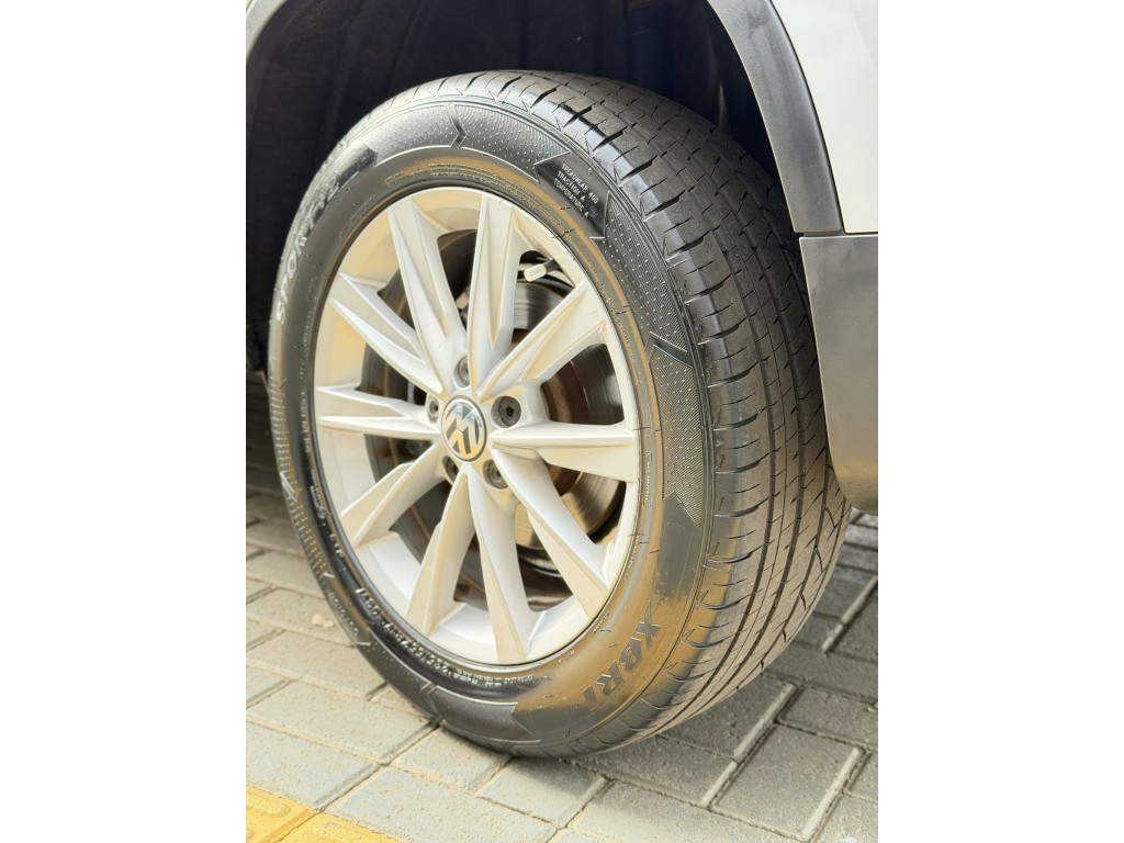 Volkswagen TIGUAN 20