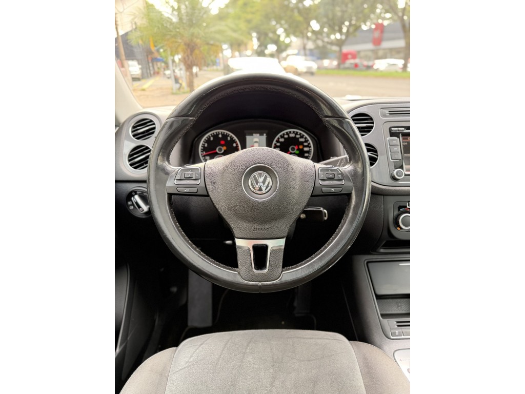 Volkswagen TIGUAN 9