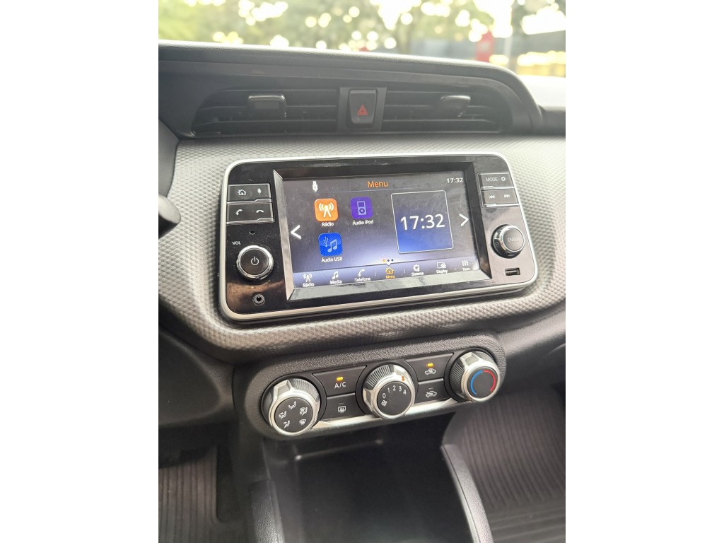 Nissan KICKS 16