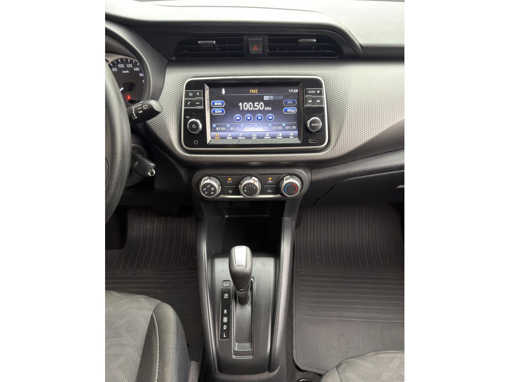 Nissan KICKS 18