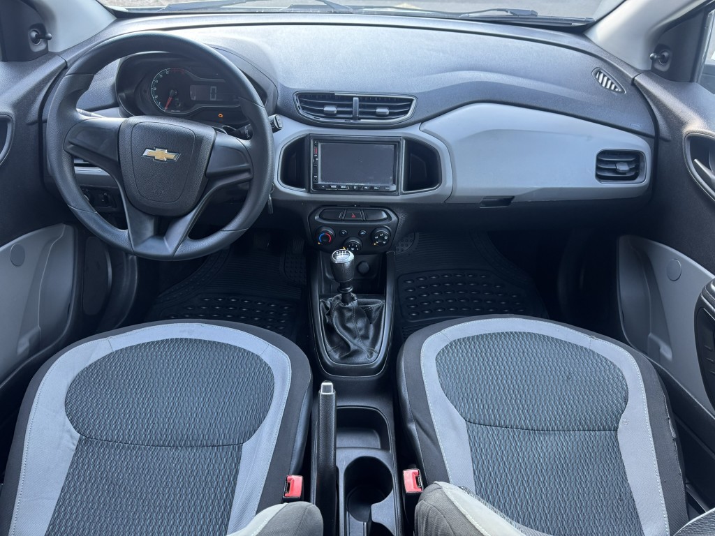 Chevrolet ONIX 11
