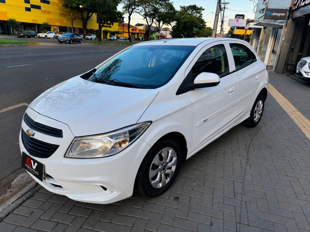 Chevrolet ONIX 4