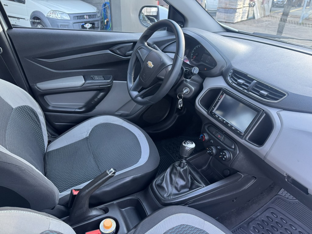 Chevrolet ONIX 10
