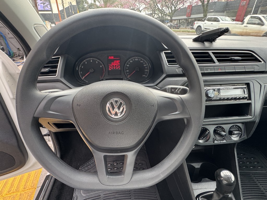 Volkswagen Gol 12