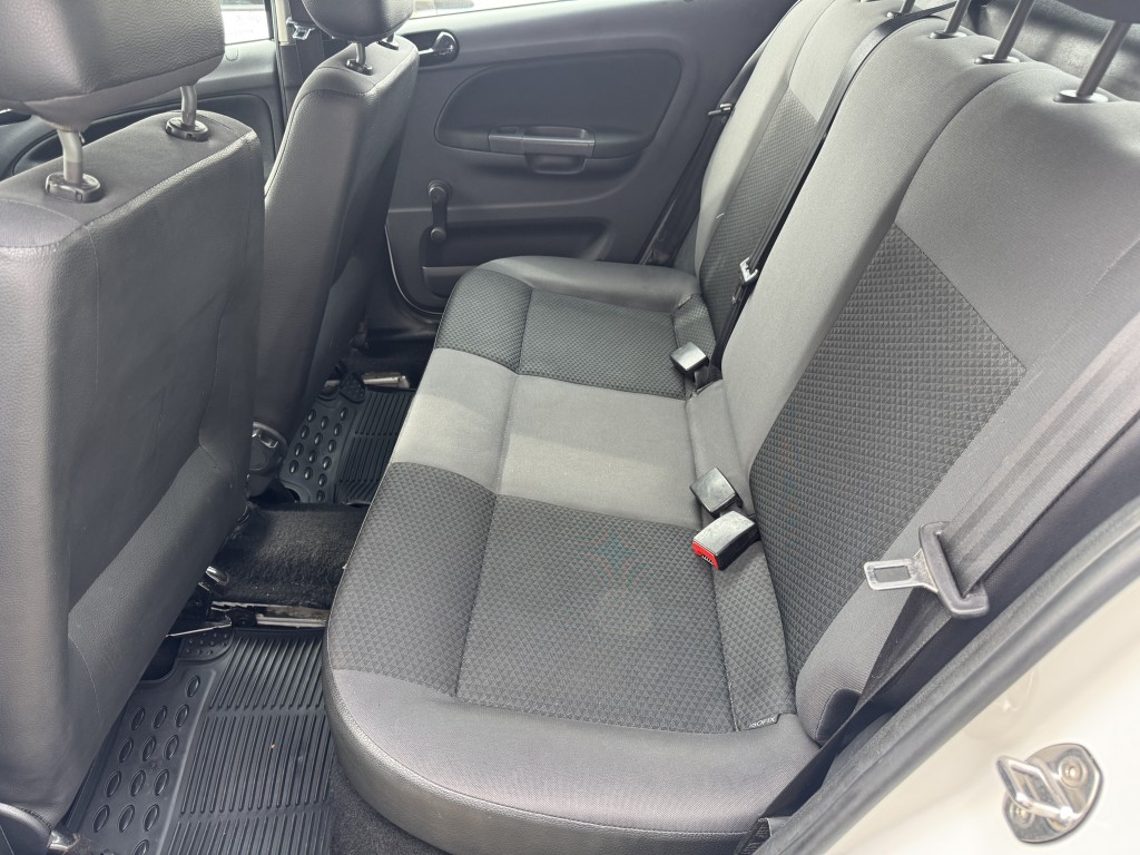 Volkswagen Gol 17