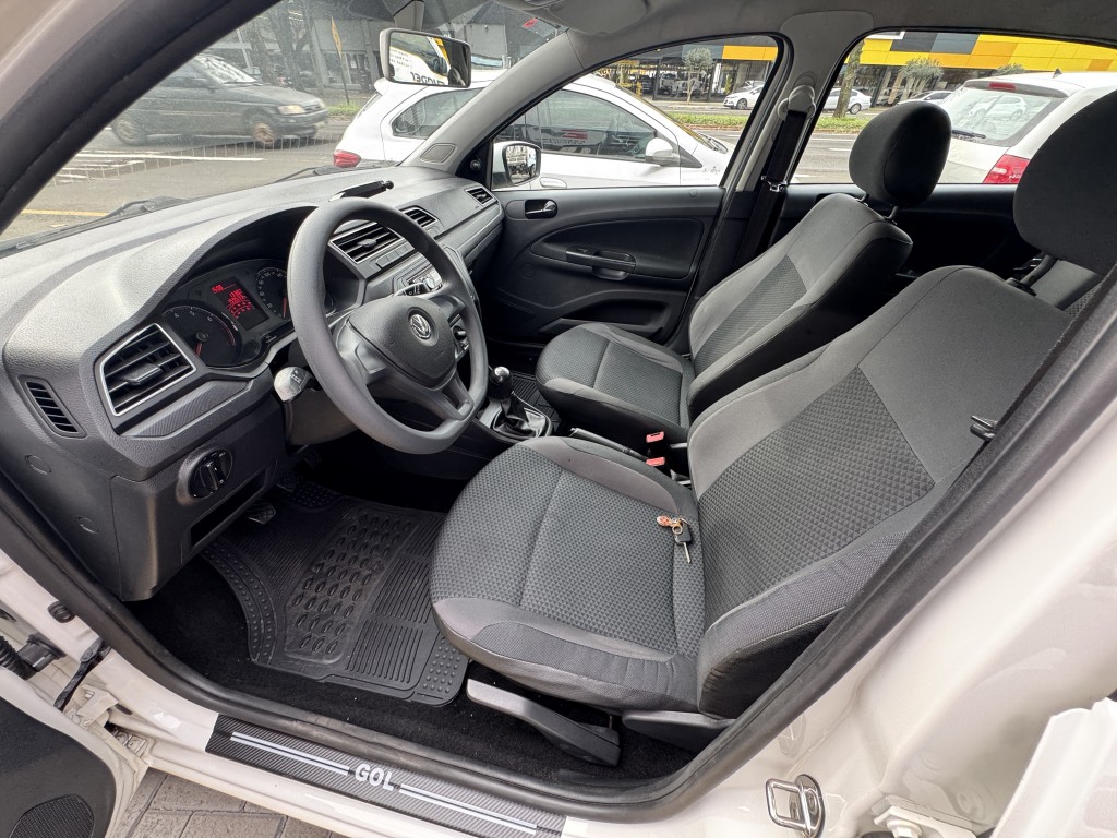 Volkswagen Gol 18