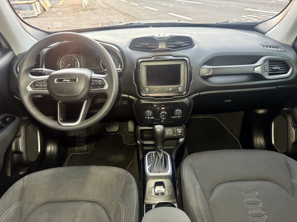 Jeep Renegade 11