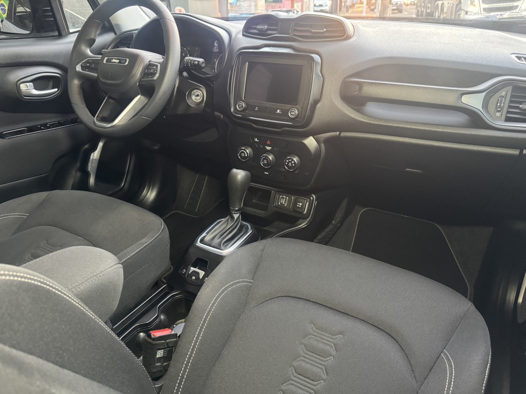 Jeep Renegade 14