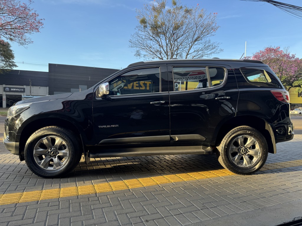 Chevrolet TRAILBLAZER 5