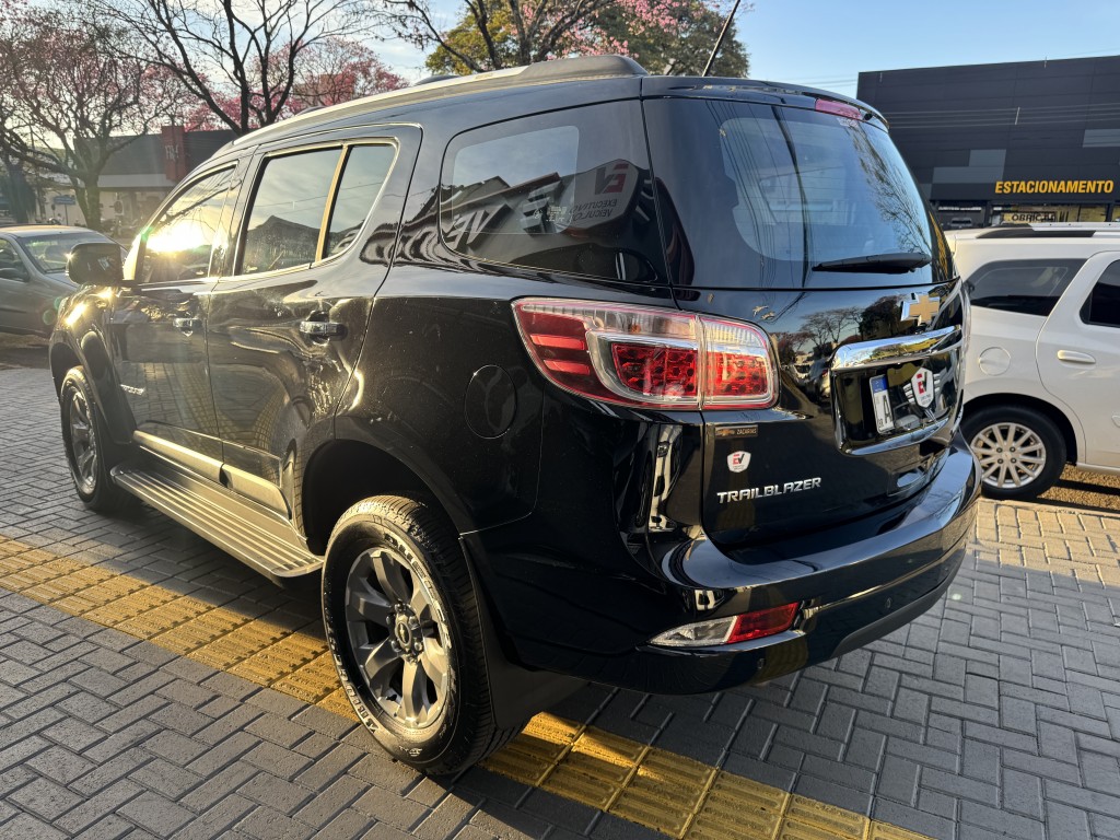 Chevrolet TRAILBLAZER 6