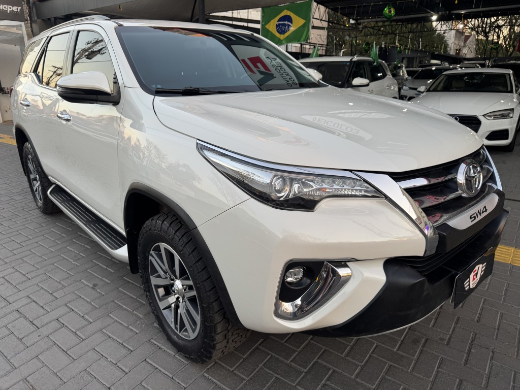 Toyota Hilux 2