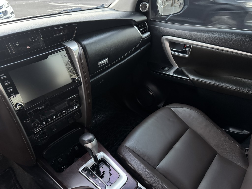 Toyota Hilux 14