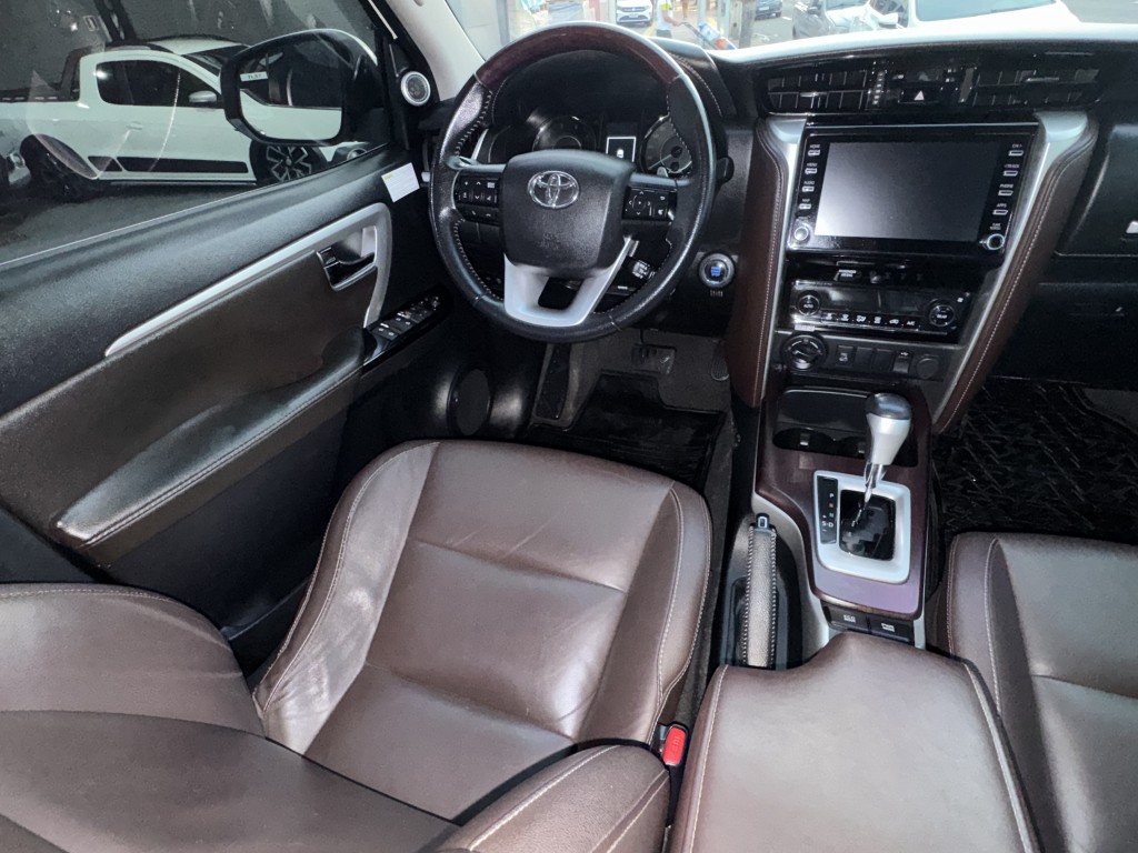 Toyota Hilux 15
