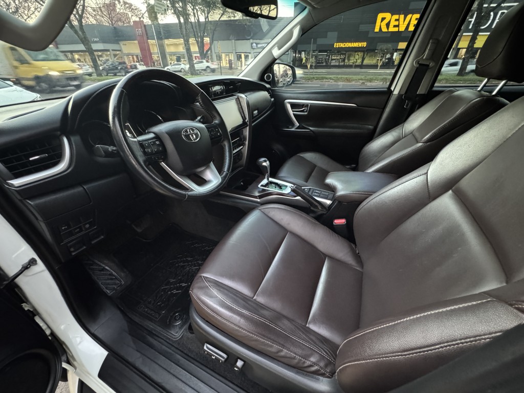 Toyota Hilux 17