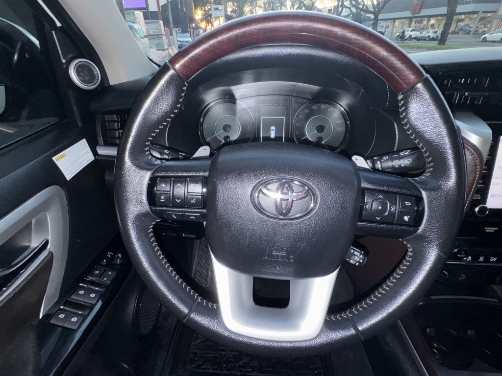 Toyota Hilux 18