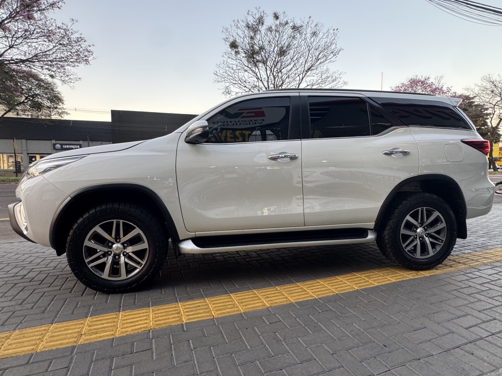 Toyota Hilux 5