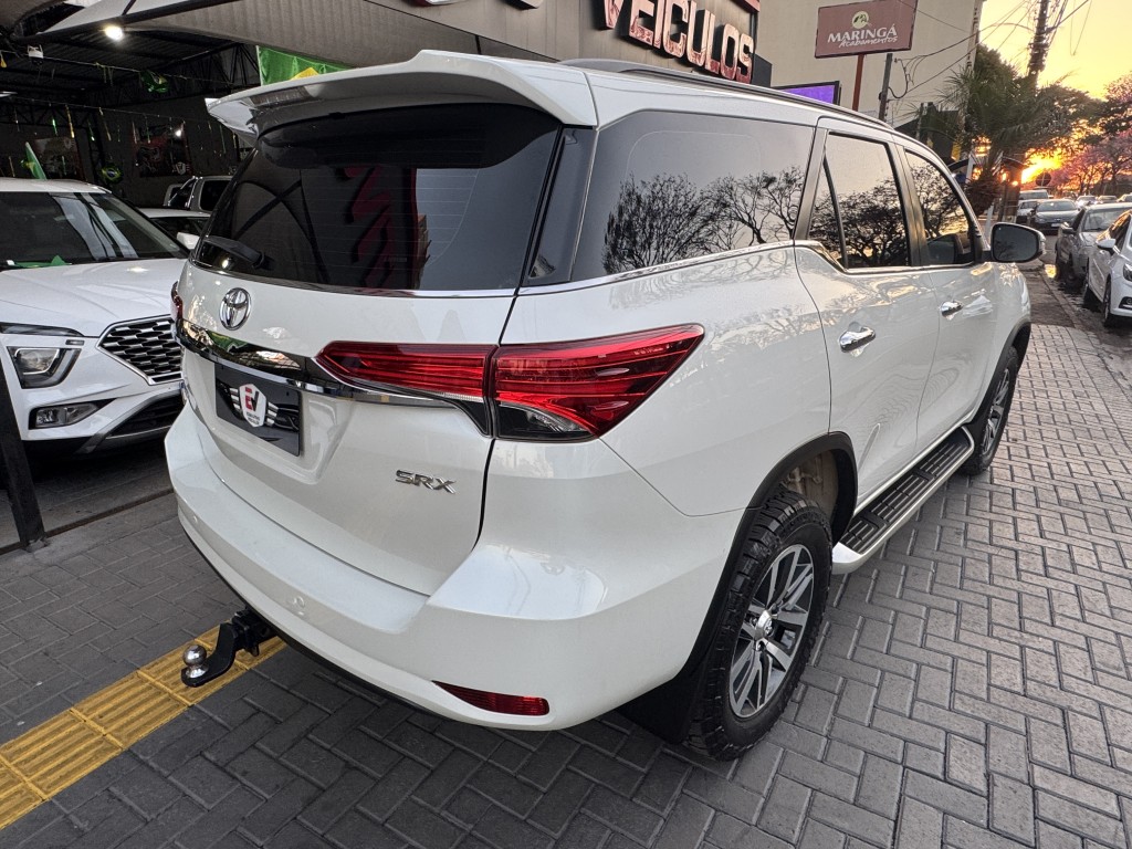 Toyota Hilux 8