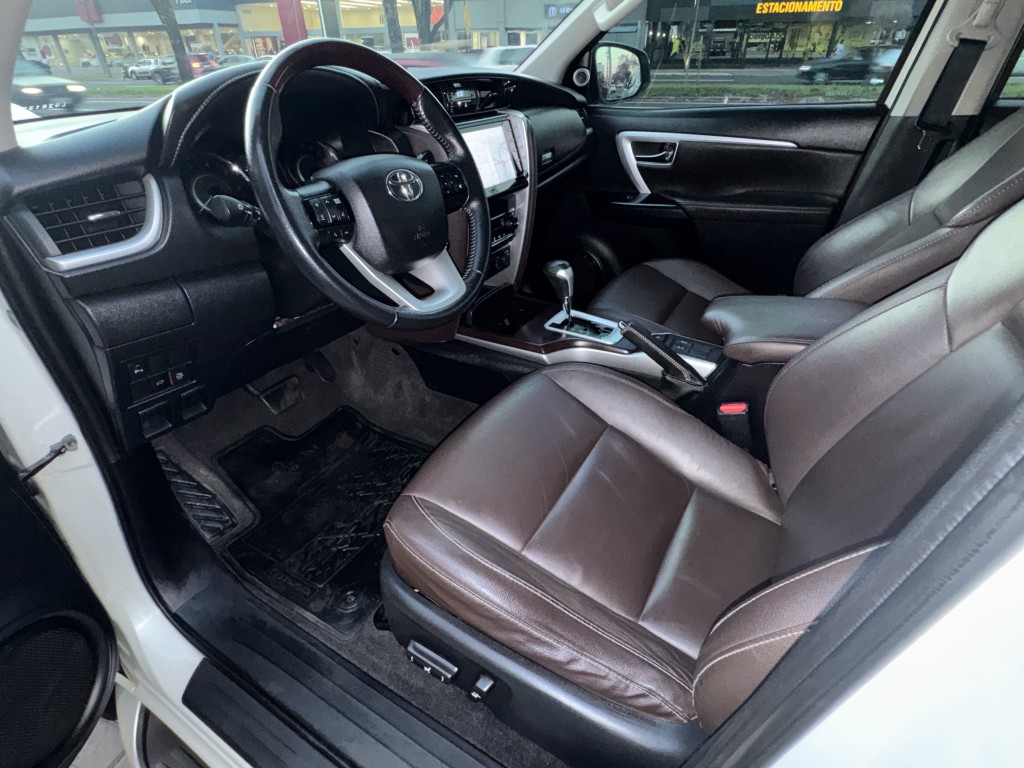 Toyota Hilux 10