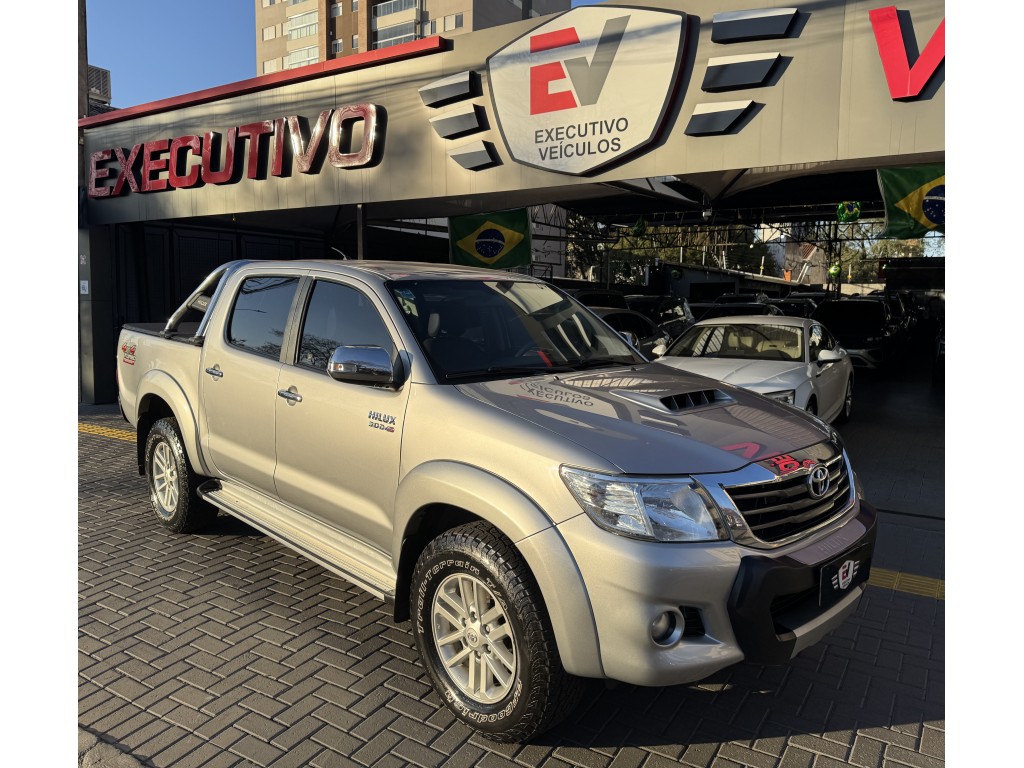 TOYOTA HILUX CD SRV D4-D 4X4 3.0 TDI DIESEL AUT 2015