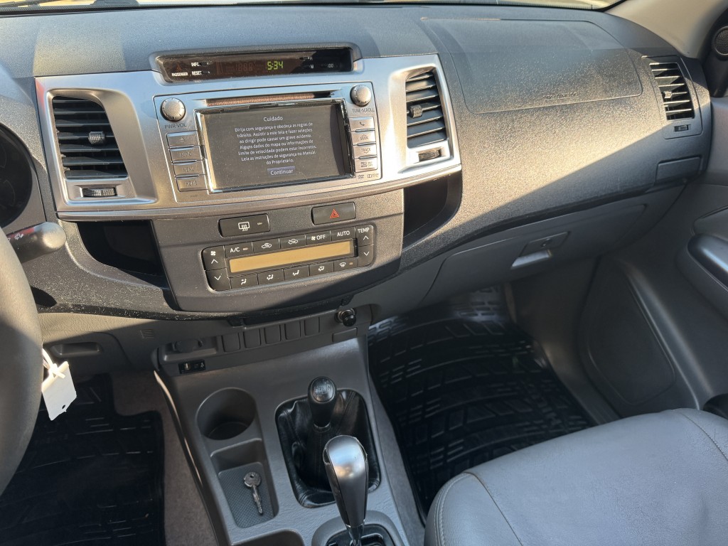 Toyota Hilux 11