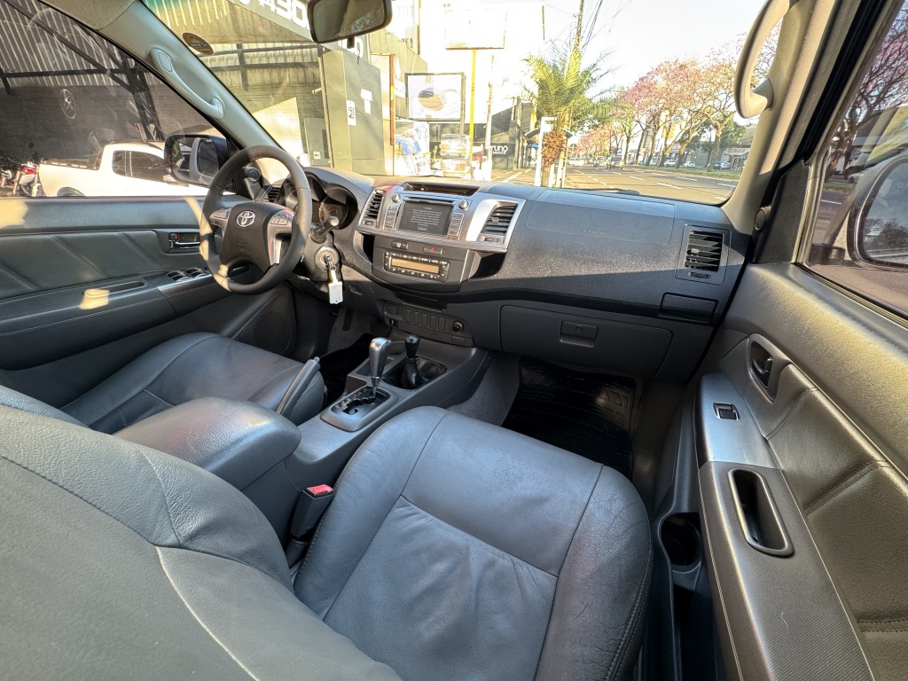 Toyota Hilux 12