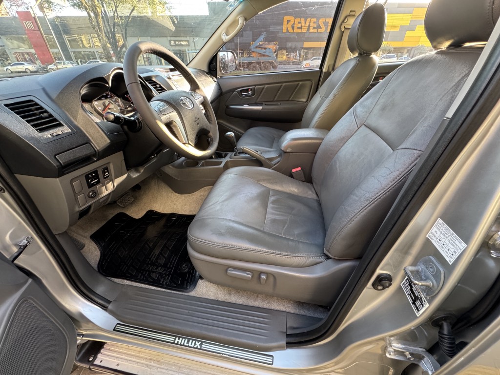Toyota Hilux 13