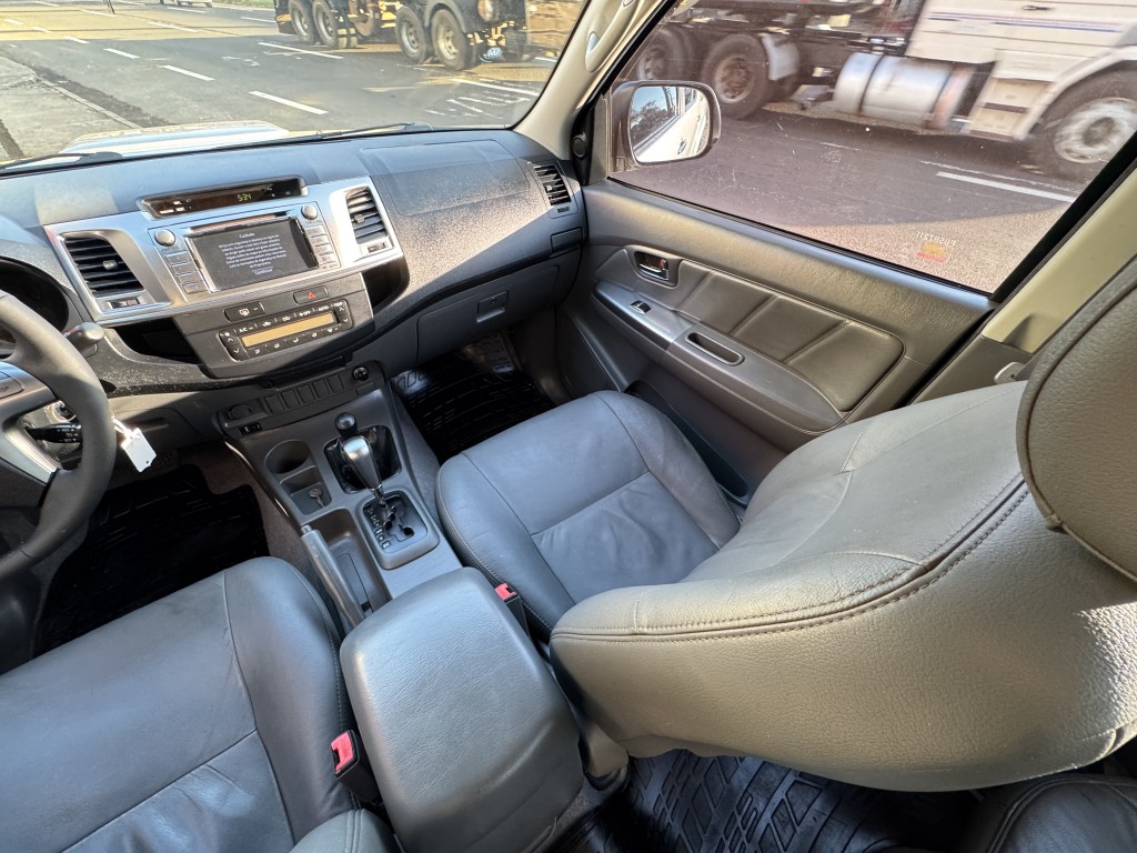 Toyota Hilux 14