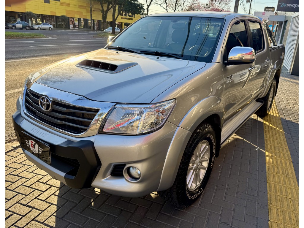 Toyota Hilux 4