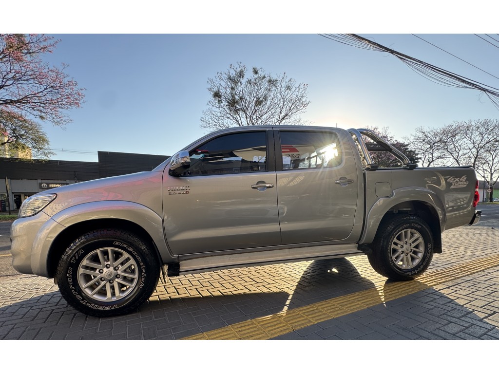 Toyota Hilux 5
