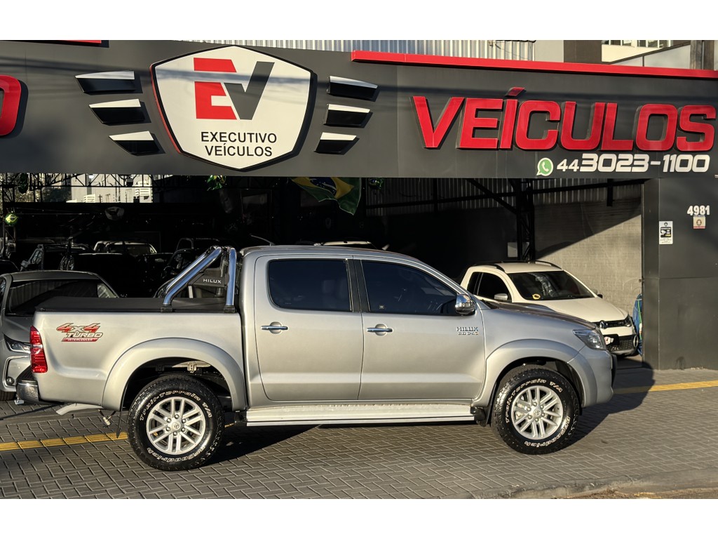 Toyota Hilux 9