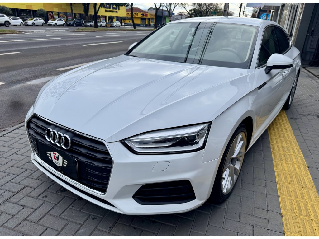 Audi A5 4