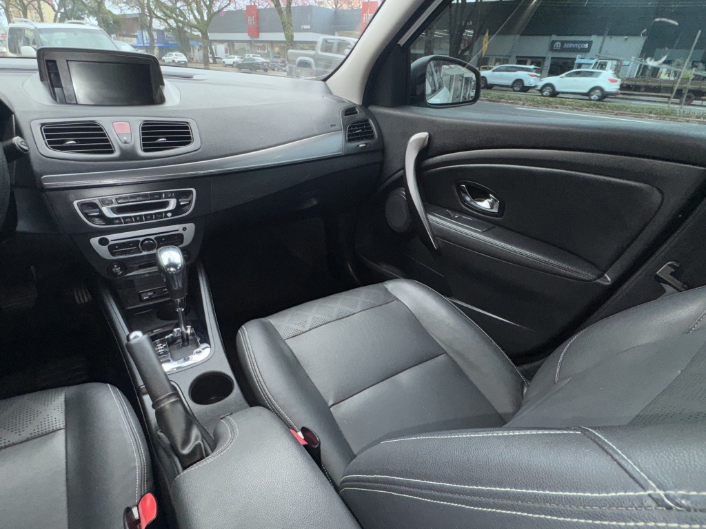 Renault FLUENCE Ac328e 54 - foto 12