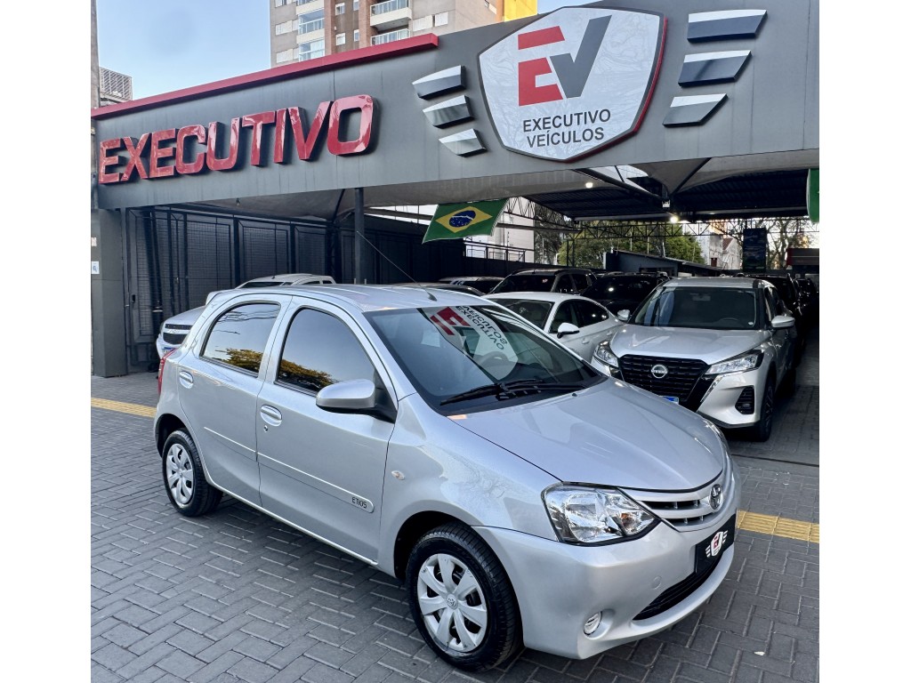 Toyota Etios 2014 à venda