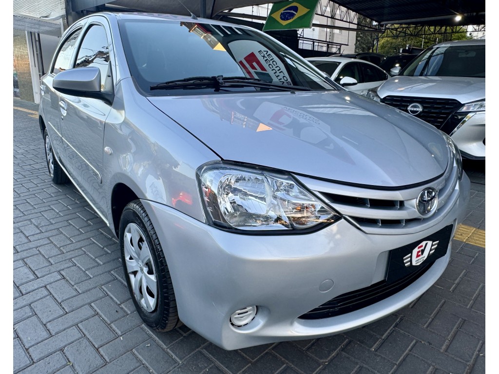 Toyota Etios E 97ae 74e - foto 2